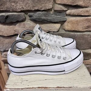 White converse Chuck Taylor All-Star lift platform low sneaker big girls size 8